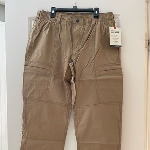New with tags. Men’s hiking pants size 34x30. Duluth Trading Company.